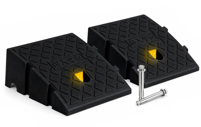 Lot de 2 Rampes de Trottoir en Polypropylene 25x27x11 cm Noir