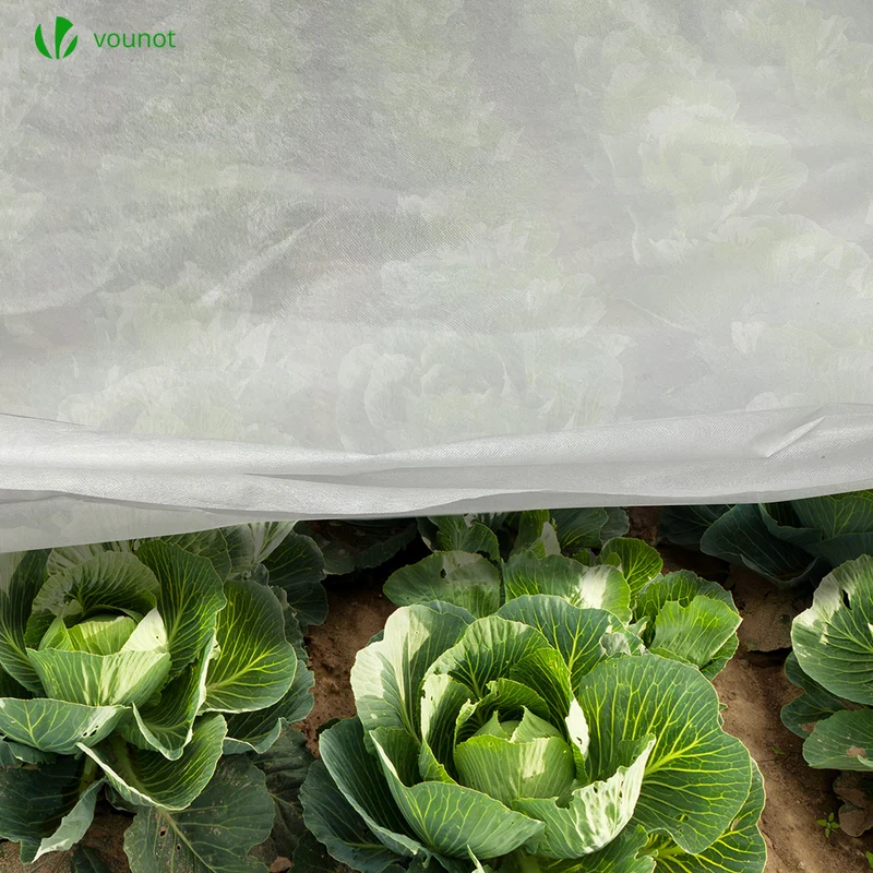 Voile d’hivernage en Polypropylème 50g/m² 1.5x10m avec piquets blanc