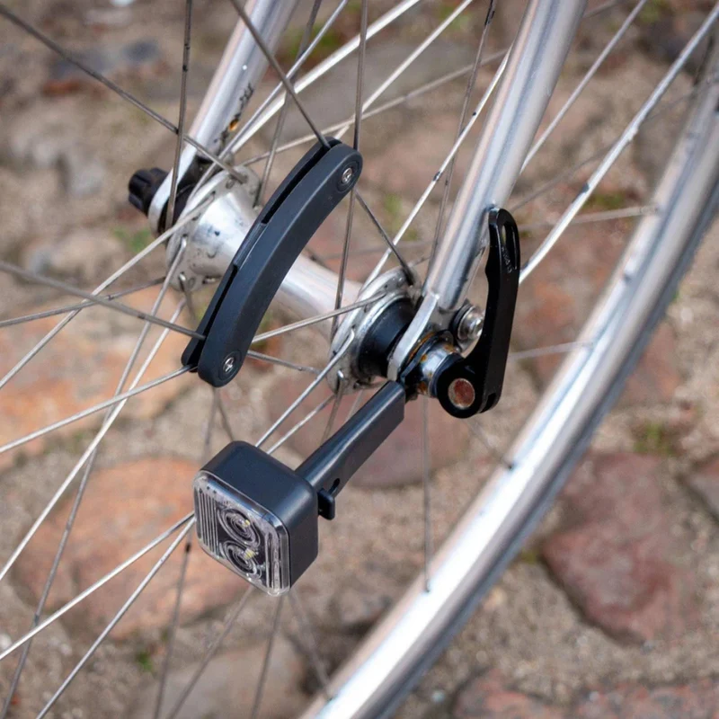 Feux vélo sur moyeu AMS Light + Reelight avec condensateur