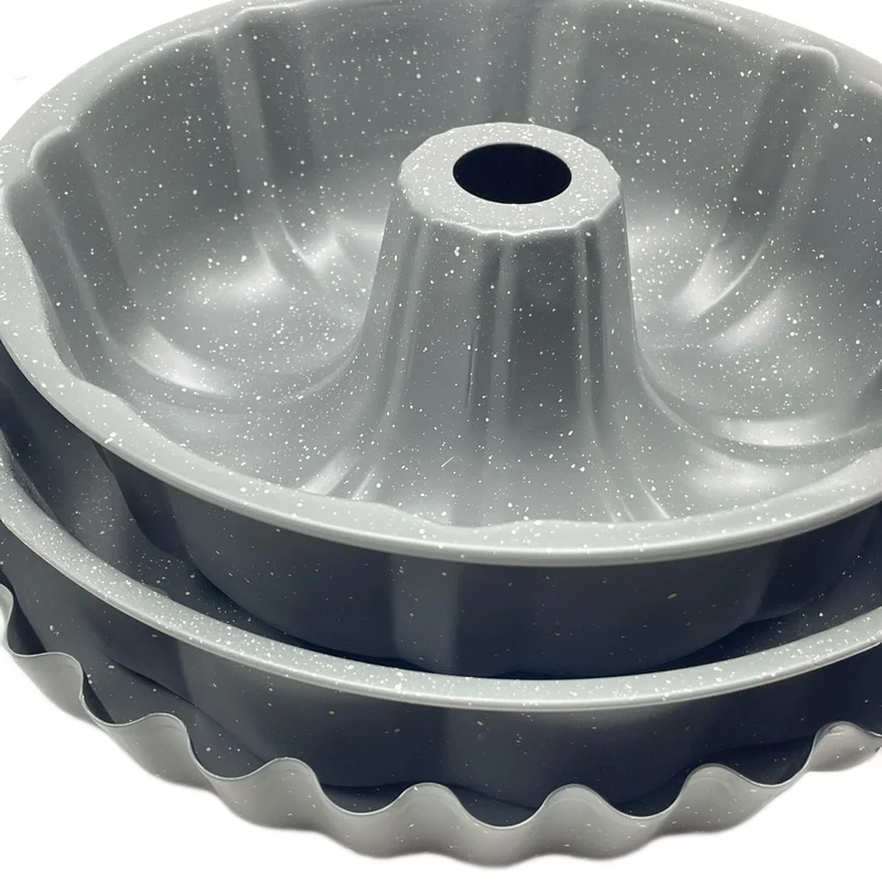 Lot de 3 moules à gâteaux en acier carbone antiadhésif cuisson homogène 25,5 x 28 x 27,5 cm en acier gris 13_0018587