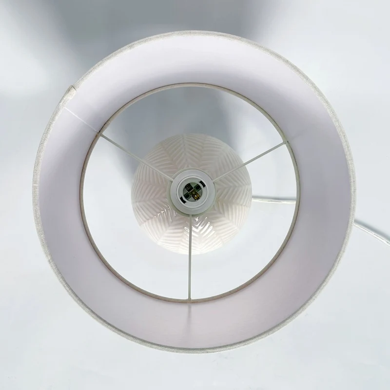 Lampe de table d'appoint style Art déco 42 x 30 cm éclairage chaleureux salon chambre en céramique blanc 13_0018758