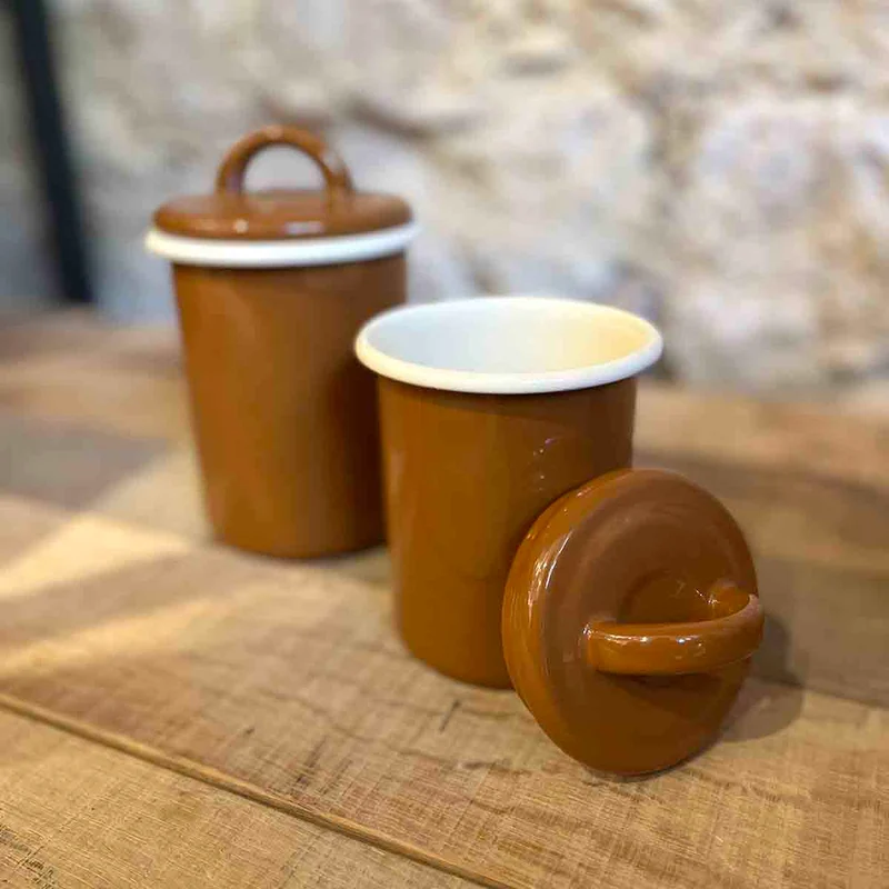 POT AVEC COUVERCLE