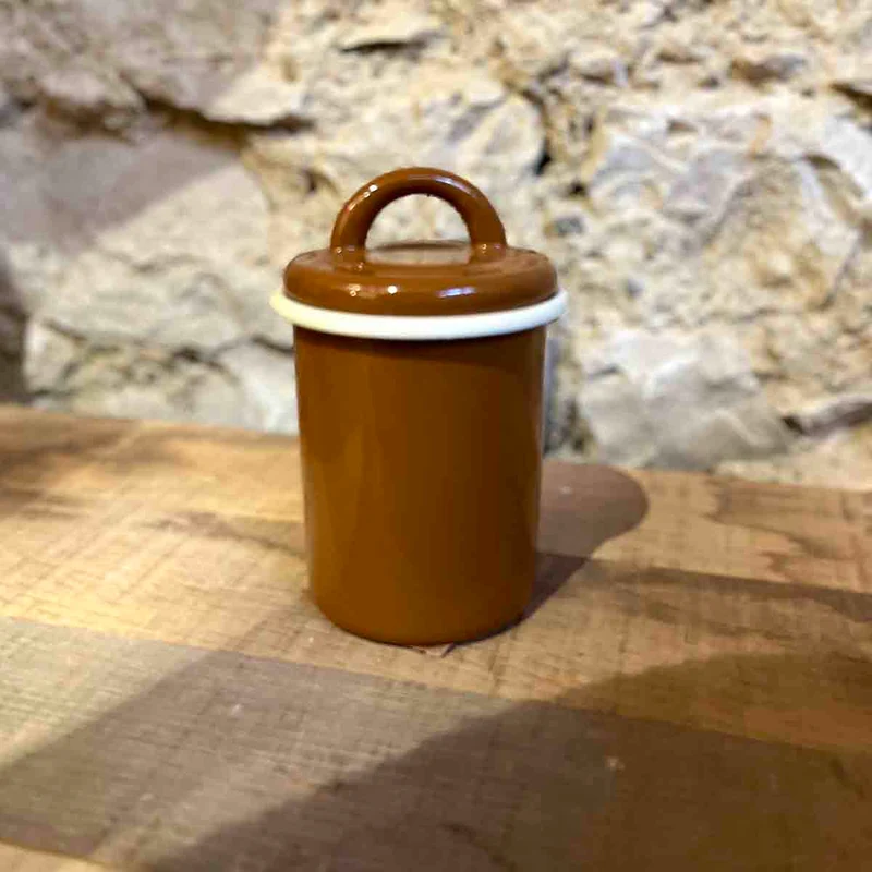 POT AVEC COUVERCLE