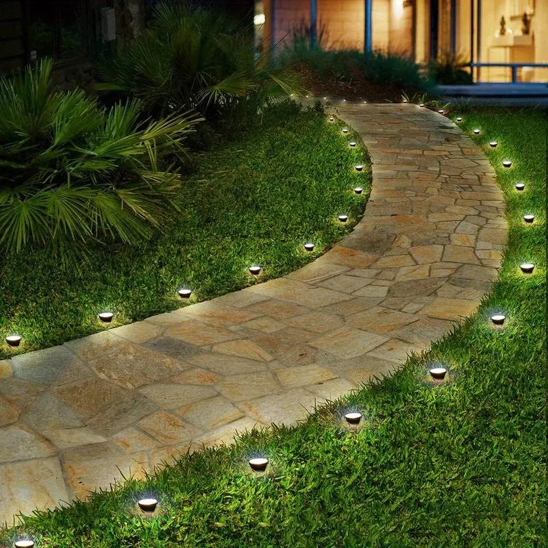 Spots Solaire Extérieur de Pelouse Ultra-Lumineuses (Lot de 8 + 2 Offertes)