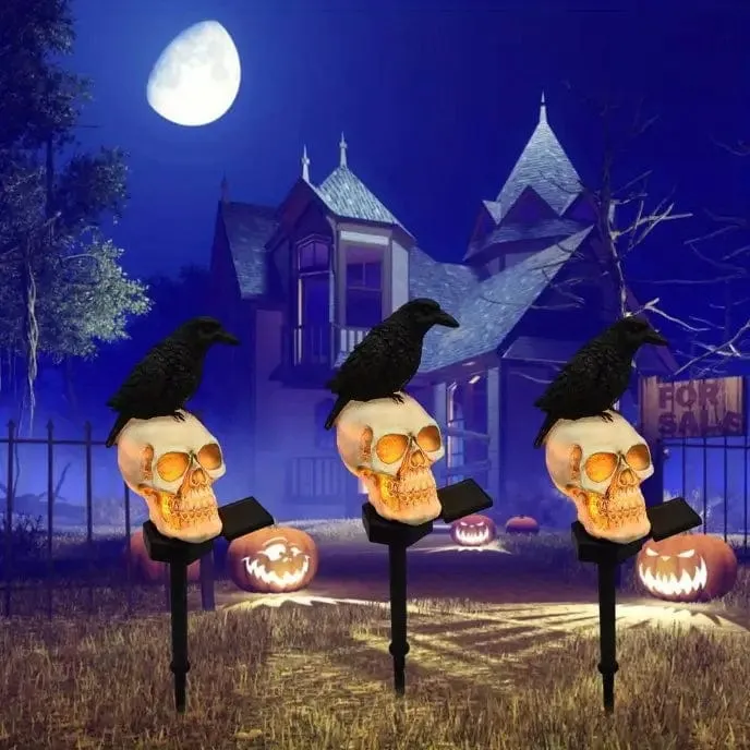 Lampe Solaire de Jardin Originale Halloween "Le Corbeau et Le Crâne"