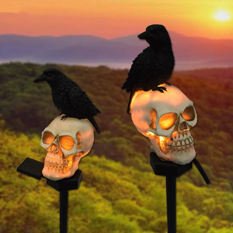Lampe Solaire de Jardin Originale Halloween "Le Corbeau et Le Crâne"