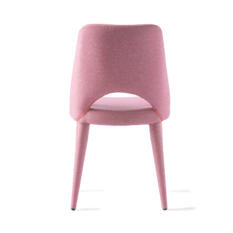 CHAISE HOLY