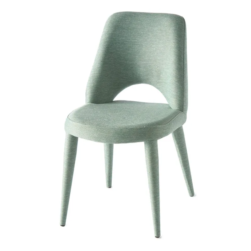 CHAISE HOLY