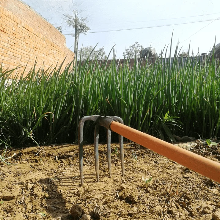 TriumFourche - L'outil ultime pour le jardinage et l'agriculture