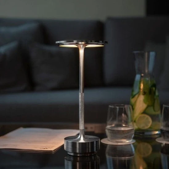 Lampe de table nordique sans fil