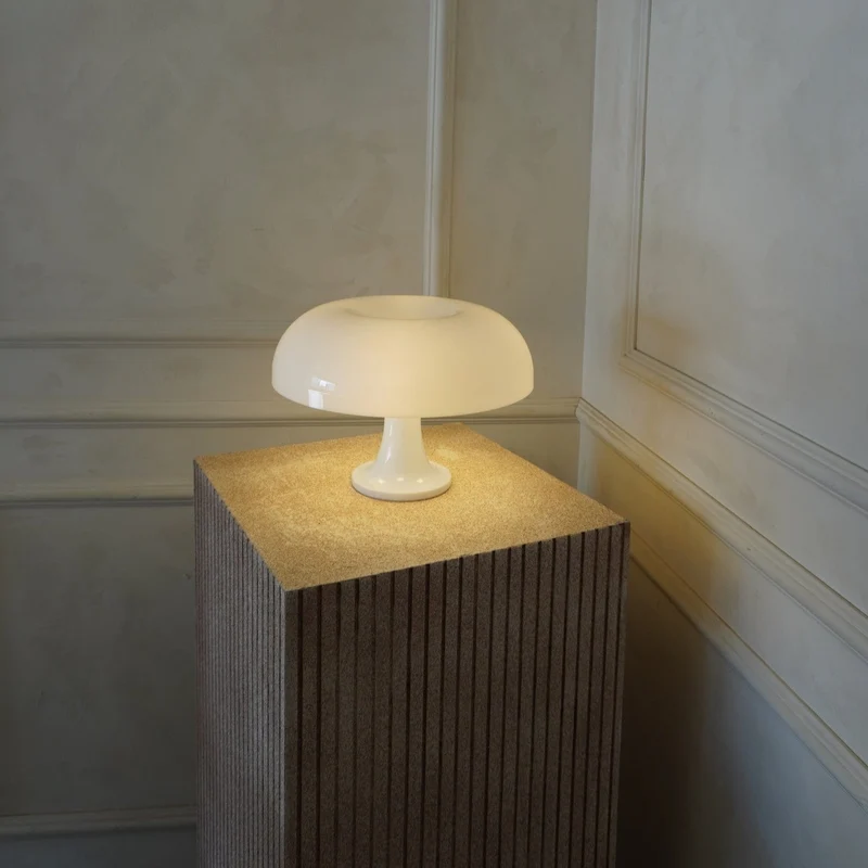 Lampe de table nordique en forme de champignon
