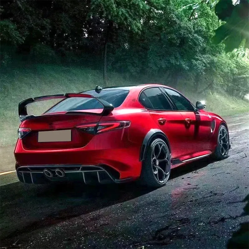 Becquet de Coffre Carbone Alfa Romeo Giulia 2015+