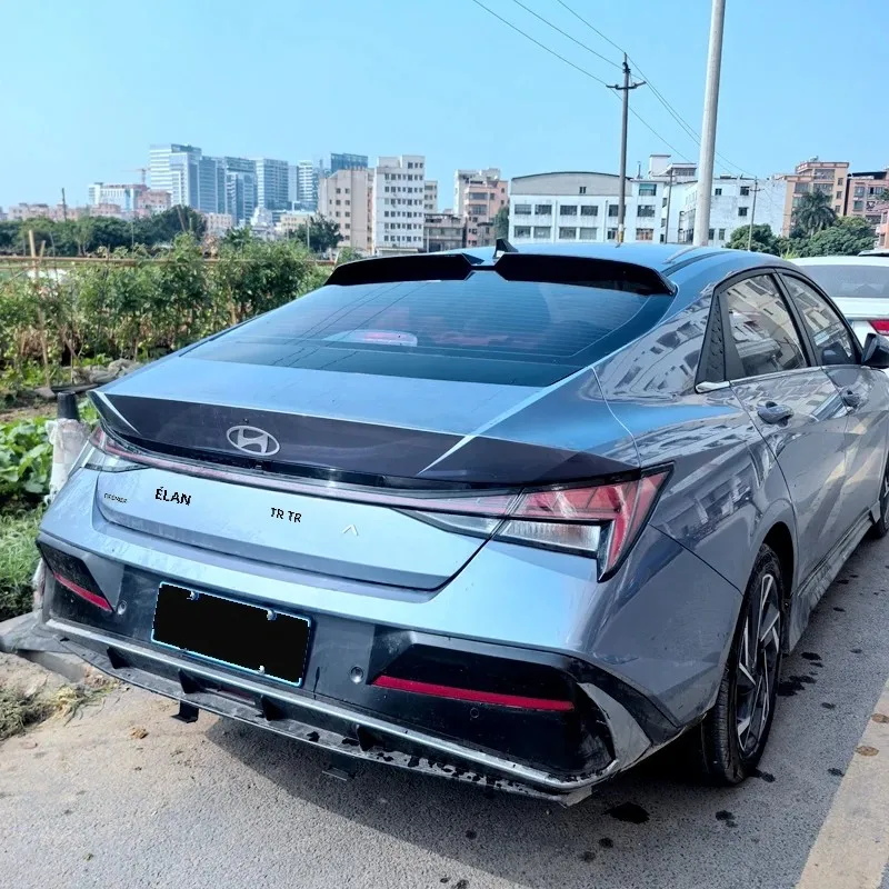 Becquet de Coffre Hyundai Elantra CN7 2020-2023