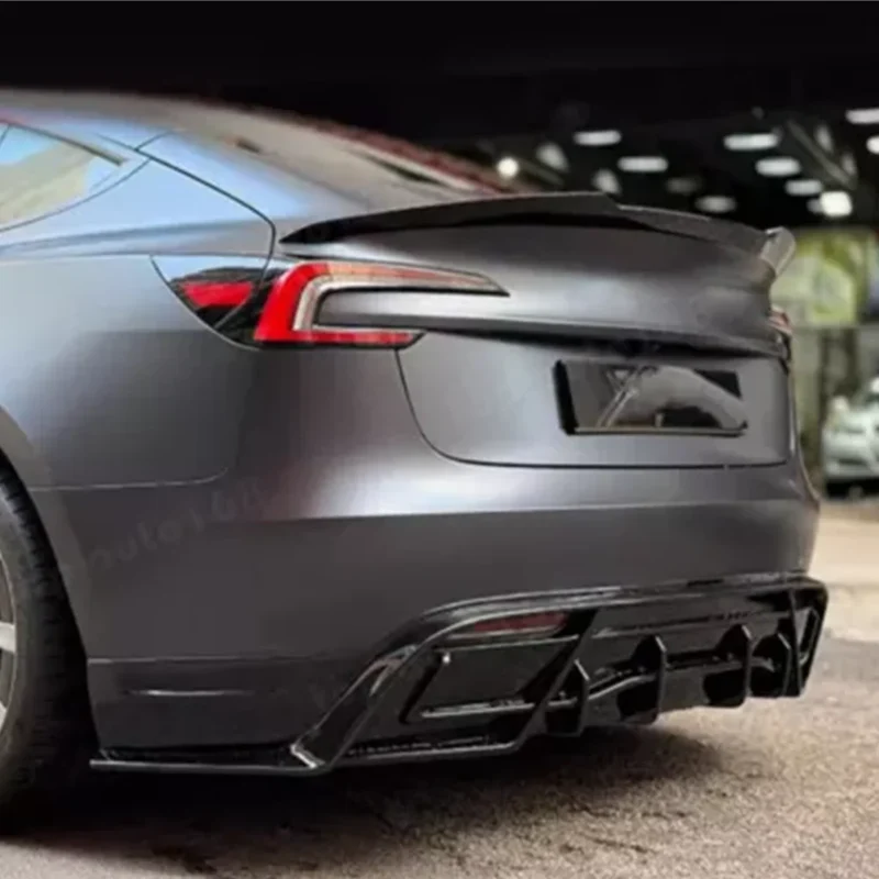 Becquet de Coffre Tesla Model 3 et Model Y