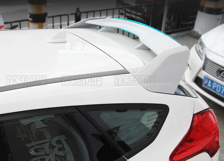 Becquet Coffre Ford Focus RS 2012-2018 Carbone