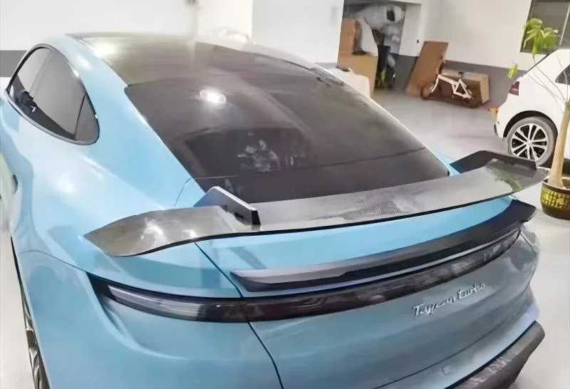 Becquet Coffre Porsche Taycan Carbone 2019-2023