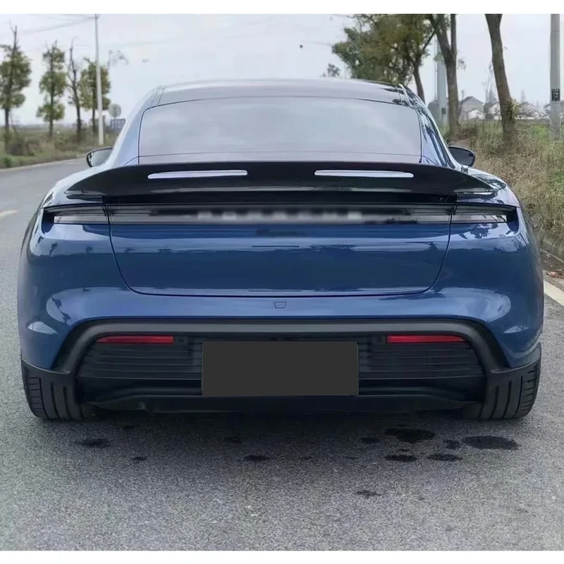 Becquet Carbone Porsche Taycan Tail Fins 2019-2024