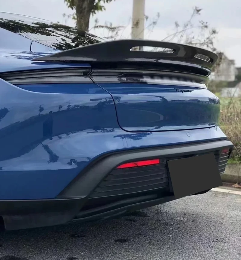 Becquet Carbone Porsche Taycan Tail Fins 2019-2024