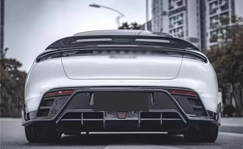 Becquet Carbone Porsche Taycan Tail Fins 2019-2024