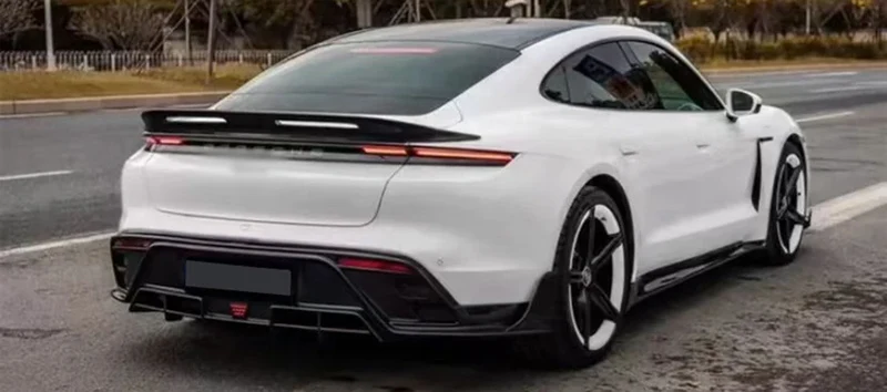 Becquet Carbone Porsche Taycan Tail Fins 2019-2024