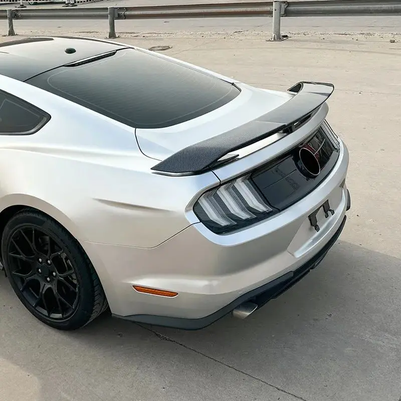 Becquet Ford Mustang MK6 Trunk Carbone 2015-2023