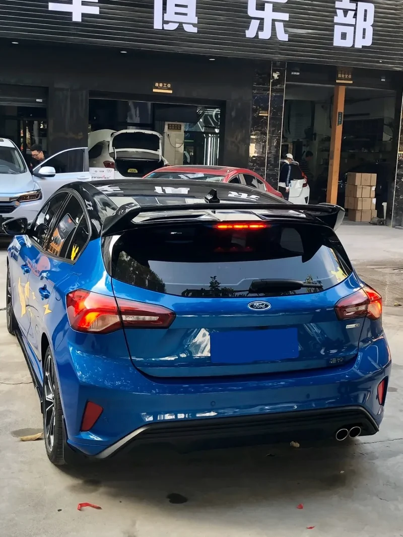 Becquet Ford Focus MK4 RS ST 2019-2022