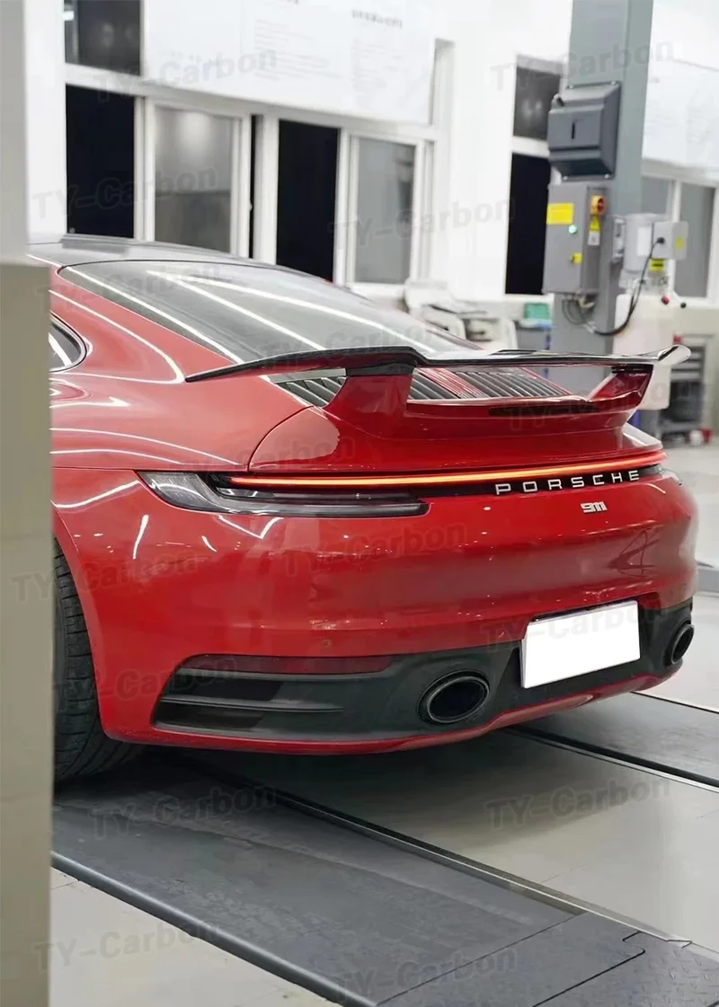 Becquet Carbone Porsche 911 992 Style SD