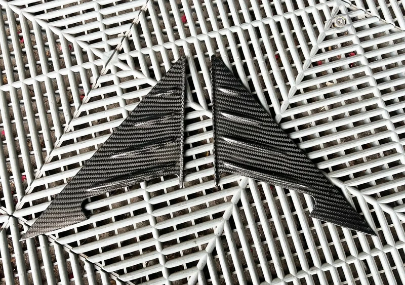 Garniture Rétroviseur Triangulaire Carbone BMW M2 G87