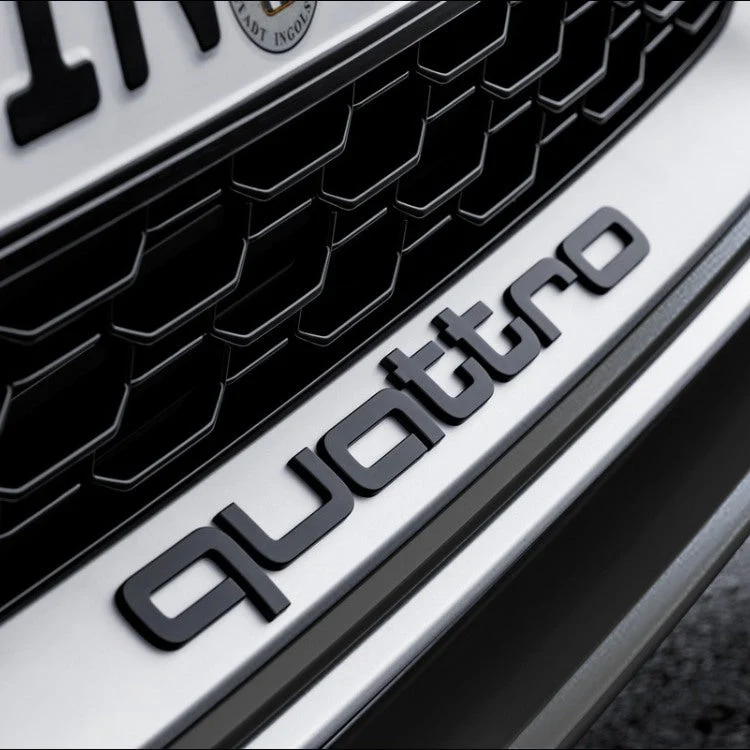 Logo Grille Calandre Quattro Badge Noir Rouge Chrome 42cm