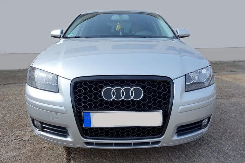 Calandre Noir Brillante Audi A3 8P Look RS3 (04-08)