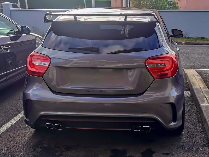 Becquet Noir Brillant Mercedes Classe A W176 Look A45 AMG