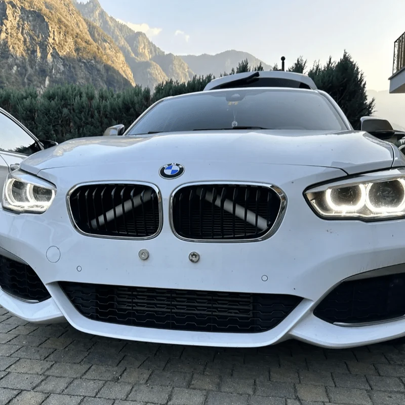 Garnitures Barres de Renfort de Calandre BMW V-Brace de Couleur