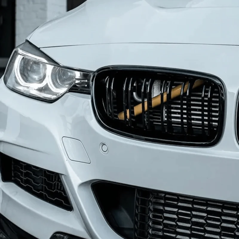 Garnitures Barres de Renfort de Calandre BMW V-Brace de Couleur