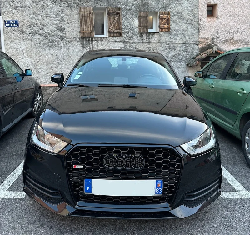 Calandre Audi A1 S1 Facelift Look RS1 Noir Brillant (15-18)