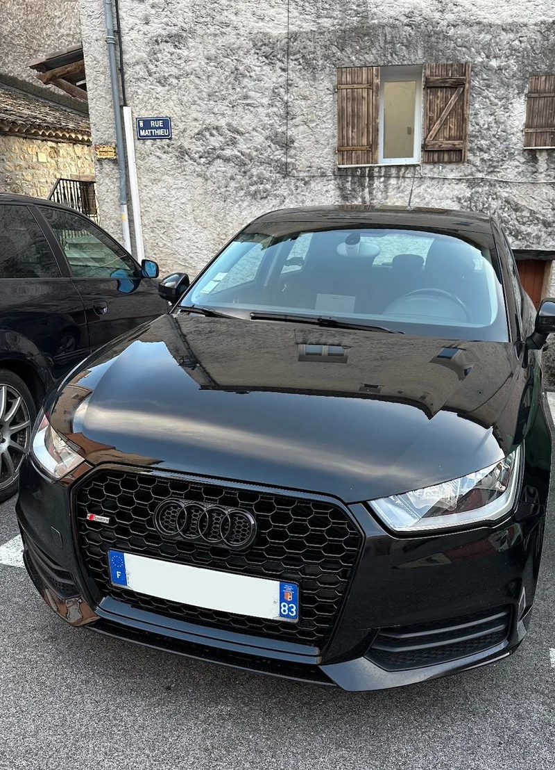 Calandre Audi A1 S1 Facelift Look RS1 Noir Brillant (15-18)
