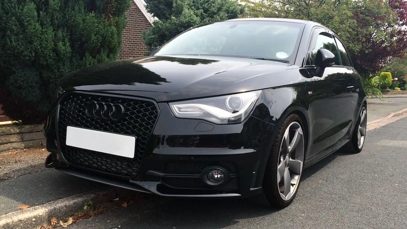 Calandre Audi A1 Look RS1 Noir Brillant 2010-2014