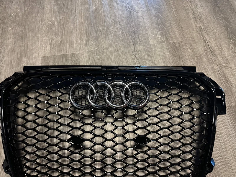 Calandre Audi A1 Look RS1 Noir Brillant 2010-2014