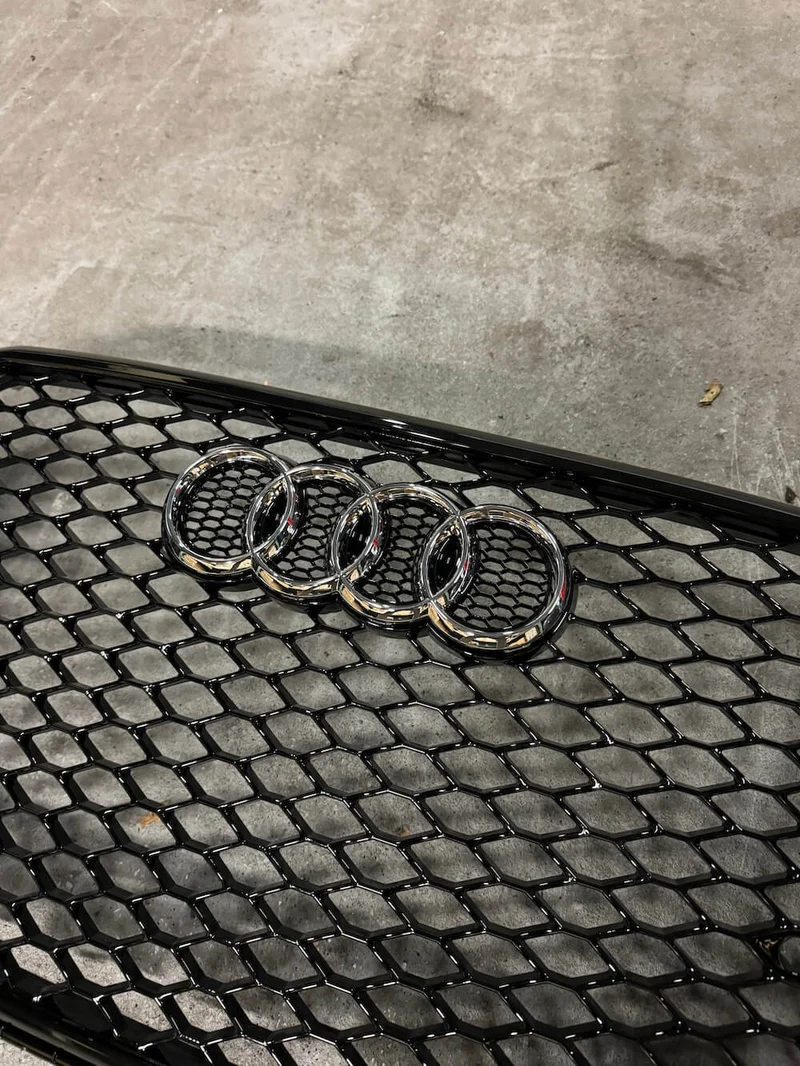 Grille Calandre Look RSQ3 Noir Brillant Audi Q3 2011-2015