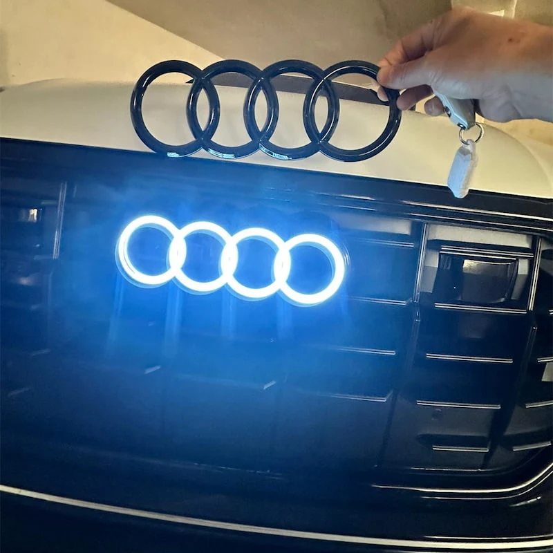 Emblème Audi Lumineux Calandre LED Noir Chromé Dynamique 4 Anneaux