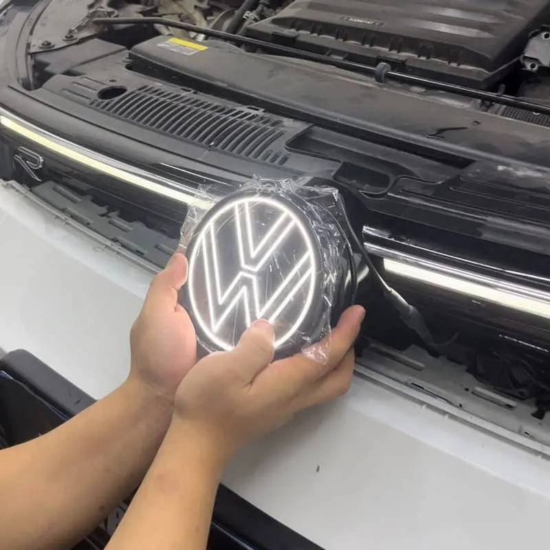 Emblème VW Golf MK8 Lumineux LED 12V Étanche Calandre