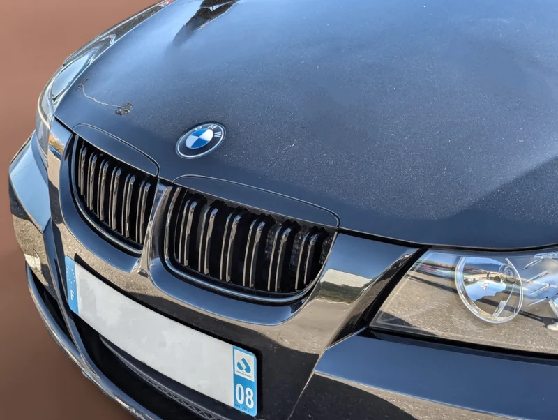 Calandre BMW Série 3 E90 noir brillant