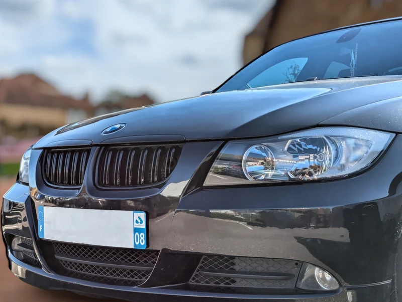 Calandre BMW Série 3 E90 noir brillant