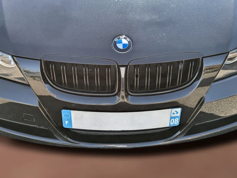 Calandre BMW Série 3 E90 noir brillant