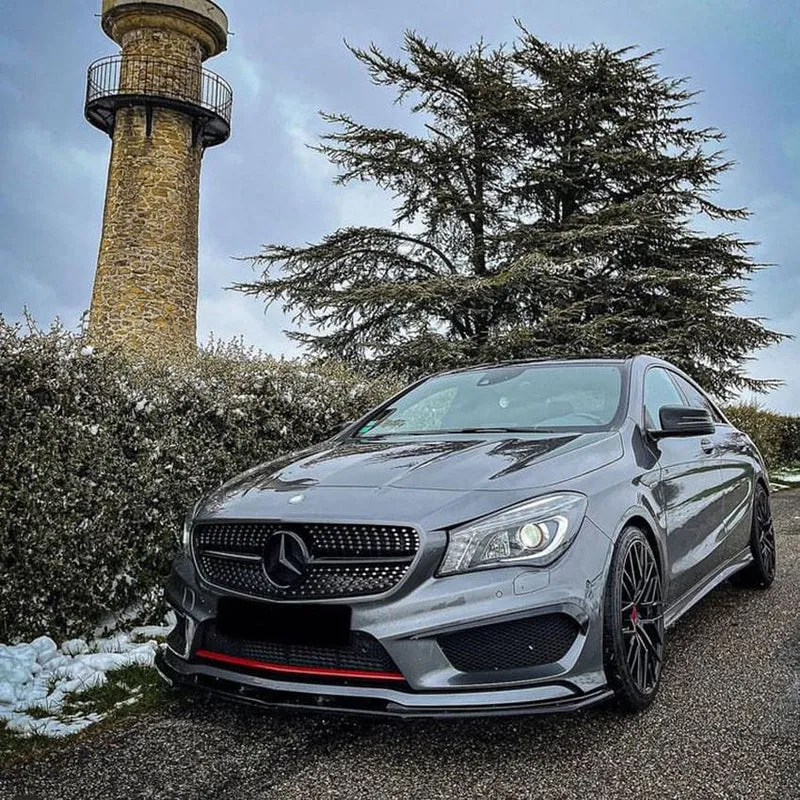 Lame avant Mercedes CLA C117 noir brillant
