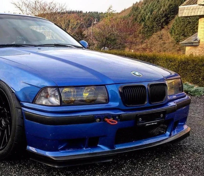 Calandre BMW Série 3 E36 noir brillant