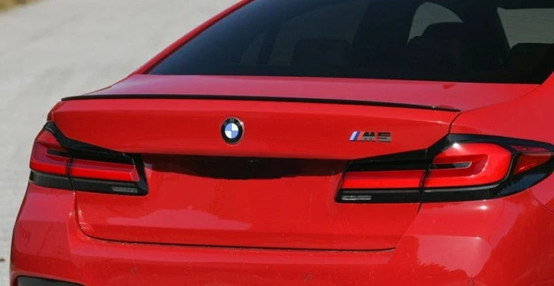 Becquet BMW Série 5 G30 noir brillant