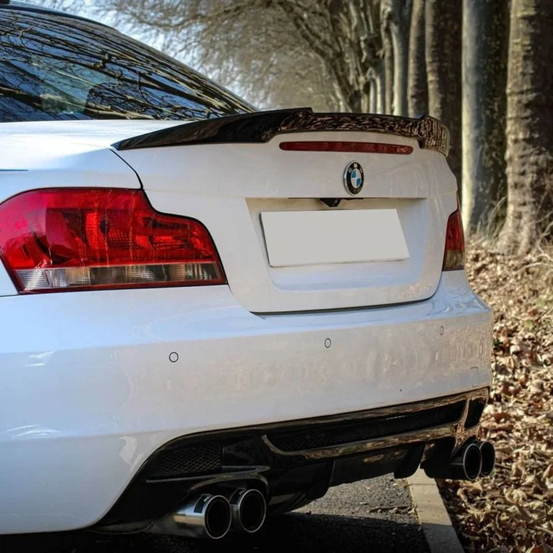 Becquet BMW Série 1 E82 noir brillant