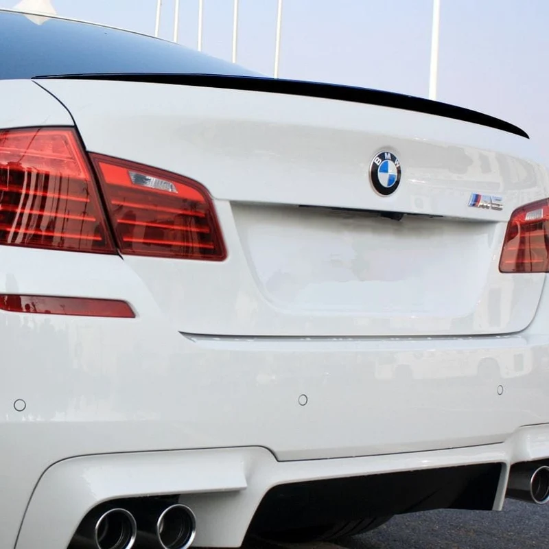 Becquet BMW Série 5 F10 noir brillant
