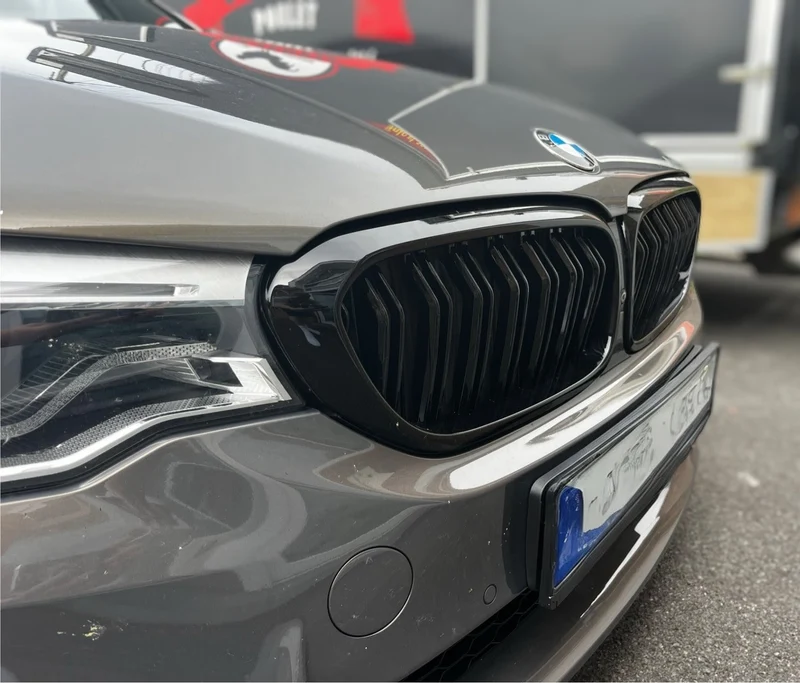 Calandre BMW Série 5 G30 noir brillant