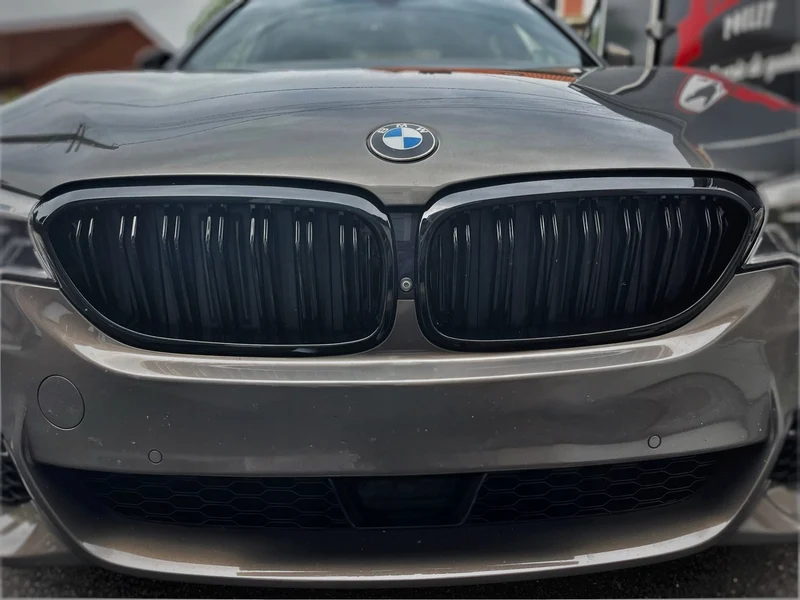 Calandre BMW Série 5 G30 noir brillant